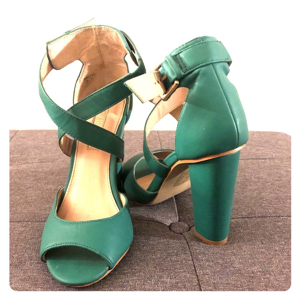GREEN HEELS
